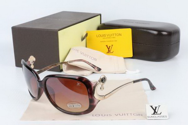 Iv Boutique Sunglasses 049